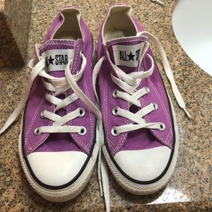 Converse size 4 kids/ 6 women